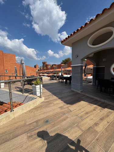 Townhouse De Lujo En Terrazas De Camoruco - Wc