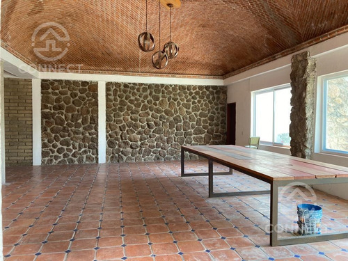 Imagen 2 de 27 de Casa - Fraccionamiento Lomas De Comanjilla