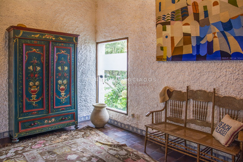 Hermosa Casa En Venta, Zona Península-punta Del Este
