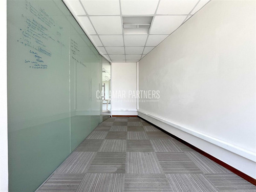 Gran Oficina En Arriendo Privado Y Sala De Reuniones