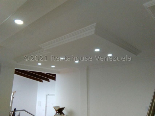 Imagen 7 de 12 de Casa Venta La Union Mls #22-10548 Espectacular Casa, De 3 Niveles, Recién Remodelada Lujosa Y Confortable Con Amplios Espacios Iluminados De Forma Natural, Totalmente En Mármol