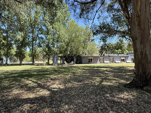 Encantadora Casa Quinta A La Venta En El Prestigioso Barrio La Araucaria| Lobos