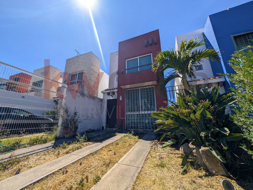 Casa En Venta En Banus Residencial Santa Cruz De Las Flores