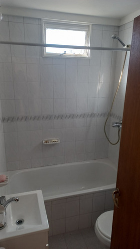 Departamento De 2 Ambientes En Pleno Centro Comercial De Flores - Nuevo Wp De Contacto 1137868438!