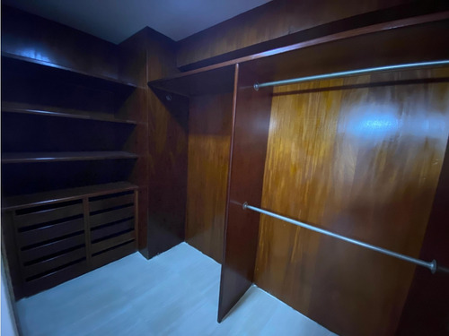 Venta. Apartamento (ph). Valle Arriba. Caracas. (mmv)
