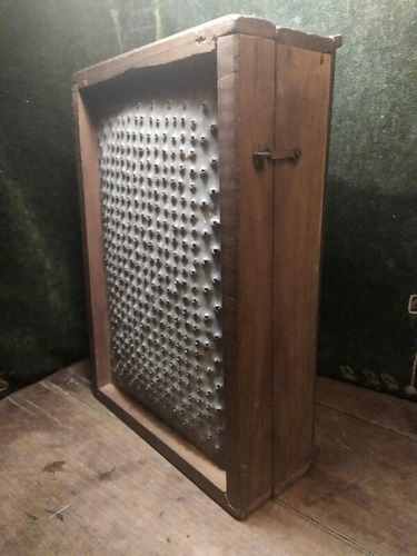 Antiguo Rallador Con Caja De Madera, Impecable, Sano.