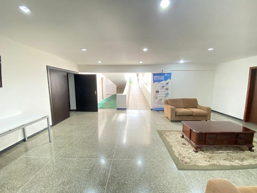 Imagen 4 de 12 de Se Vende Edificio 2637,84 M² 8o/14b/35p- Prados Del Este