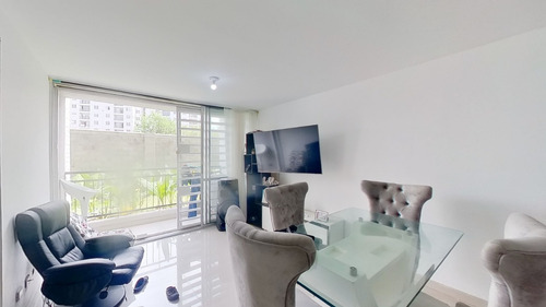 Apartamento En Piso 1, Conjunto Residencial Cafeto, Cachipay, Al Sur De Cali. Área 75m2.