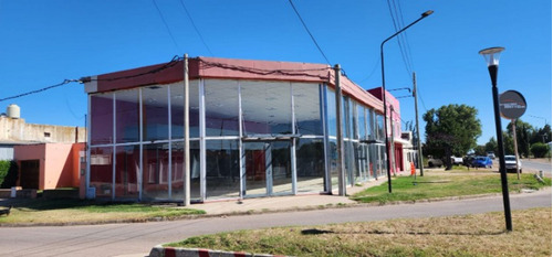 Local Comercial En Avda San Martin - Macachin