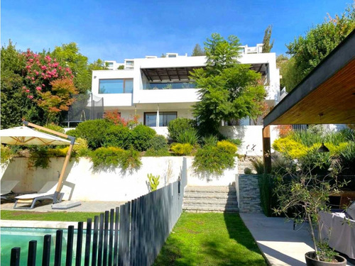 Casa En Lo Barnechea/ Camino Real En Condominio