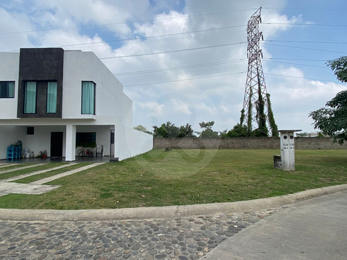 Terreno Residencial En Venta En Fraccionamiento Ixtacomitan 1a Sección