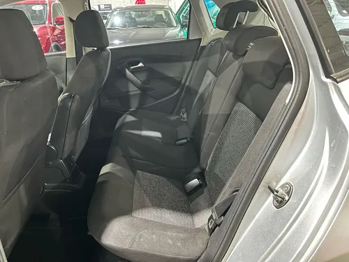Volkswagen Polo 1.6 L4 Tiptronic At