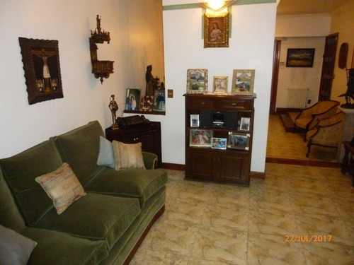 Imagen 3 de 24 de Chalet En Dos Plantas, Parque Johnston, Hurlingham
