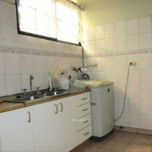 Vende Depto. Primer Piso Av. Apoquindo-4d-2b