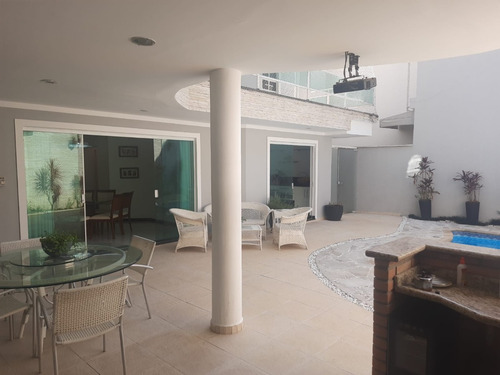 Sobrado 3 Suítes Mobiliado, Com Piscina, Sauna E Academia - Condomínio Fechado