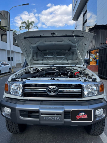 Imagen 14 de 15 de Toyota Land Cruiser Machito 2022