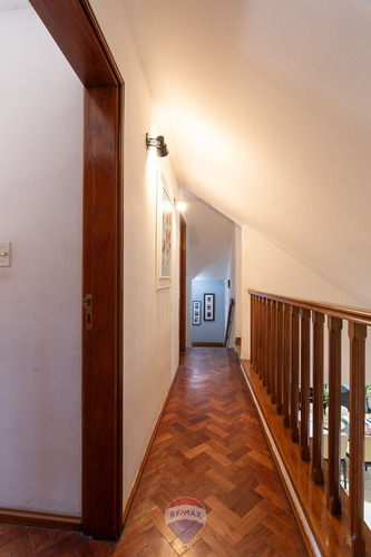 Venta Casa 5 Dorm Cochera Poeta Lugones Cba