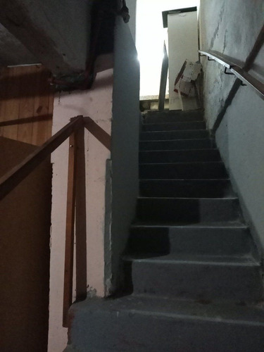 Venta Local Con Renta. Sarmiento Y Colon. Con Zotano-patio-persiana.