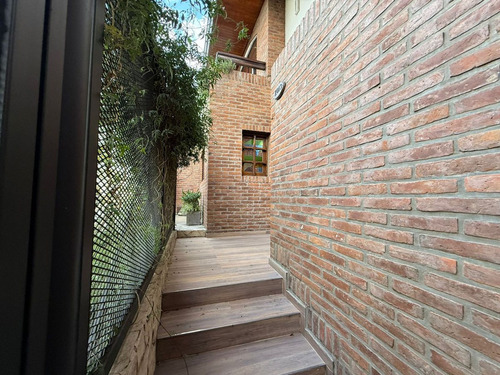 Casa 6 Amb. Con Pileta, Patio , Parrilla Y Cochera