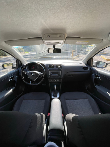 Volkswagen Polo 1.6 L4 Tiptronic At