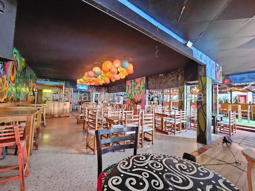 Maria E. Vende Negociable!! Excelente Inversión !!! Negocios De Alimentos Y Bebidas Totalmente Activo Y Operativo, Con Los Equipos Necesarios Para Continuar Facturando!!! En Zona Este, Lara#25-21649*