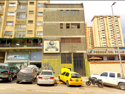 Edificio Comercial Y Residencial Totalmente Desocupado