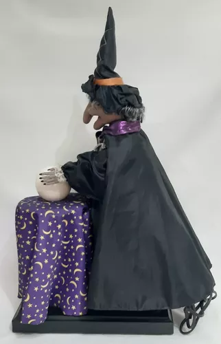 Boneca Bruxa Ariadne Halloween com Luz Som e Movimento - Alegra