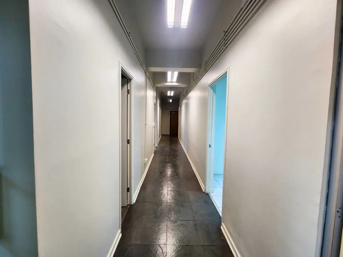Oficina 220 M² A Pasos De La Moneda, Santiago Centro