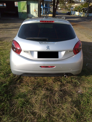 Peugeot 208 1.6 Automático + Teto