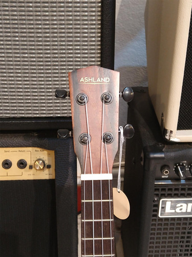 Imagen 7 de 10 de Ukelele Tenor Acústico Tapa De Cedro Macizo Ashland Uk212t