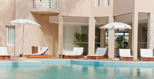 Imagen 2 de 12 de Impecable Departamento 2 Ambientes Totalmente Amoblado En Venta - Carilo