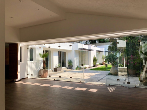 Imagen 6 de 24 de Extraordinaria Casa En Venta Y Renta Con Jardín En Lomas De