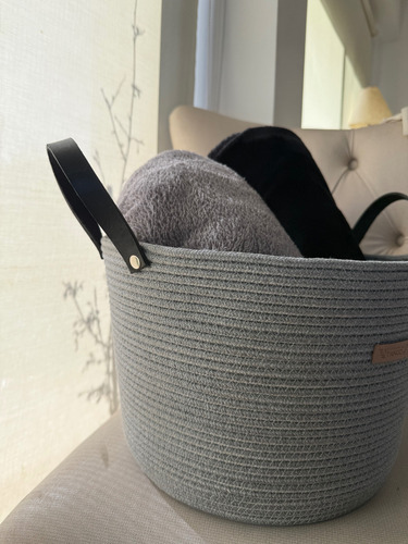 Cesta Nórdica Organizadora + 2 Mantas Gris