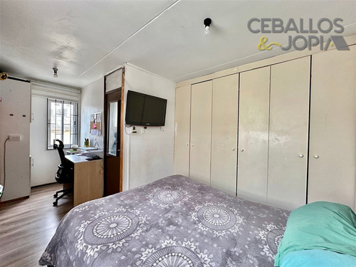 Casa En Venta De 2 Dorm. En Villa Alemana