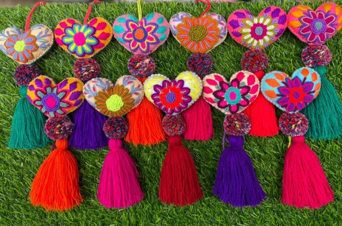 Lote De 12 Colgantes Pompon En Forma Corazón Bordado Rococo 