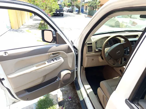 Jeep Liberty Sport 4x2 At