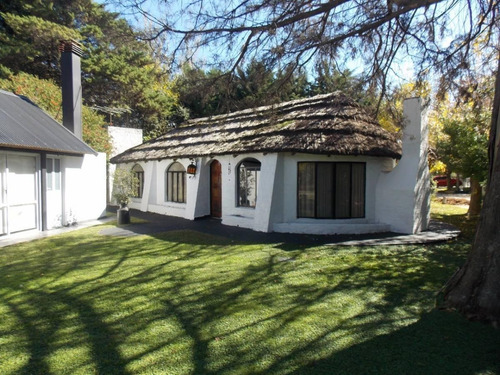 Imagen 6 de 30 de Casa En Venta - 2 Dormitorios 2 Baños - 115 M2 - Abasto