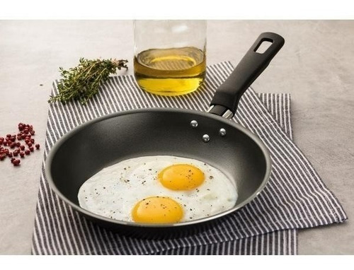 Sarten Tramontina 26cm Loreto Teflon Antiaherente 1.8 L Color Negro