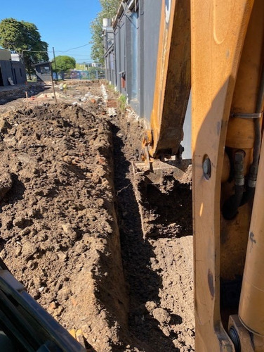 Imagen 5 de 10 de Servicio De Alquiler De Retroexcavadora Y Otras Maquinas.
