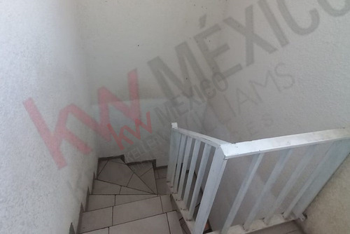 Casa En Venta Con Excelente Ubicación Y Recamara En Planta Baja!!