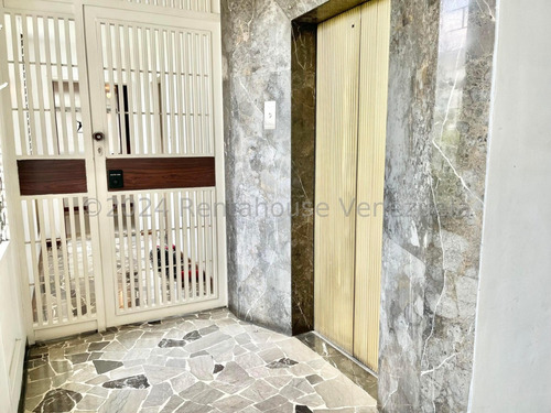 Alquiler De Amplio Apartamento En Las Mercedes / Cl. Mls-24-18737