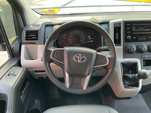 Toyota Hiace 2.7 Panel Super Larga Mt