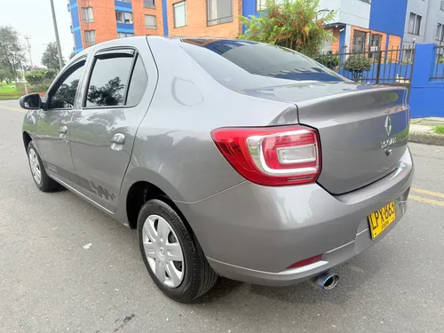 Renault Logan 1.6 Expression / Life +
