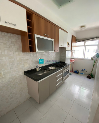Imagem 5 de 14 de Apartamento Semi-mobiliado Na Glória - Loc223 - 69410596