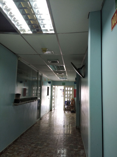 Alquiler Centro De Especialidades Médicas Santa Lucia 05-12