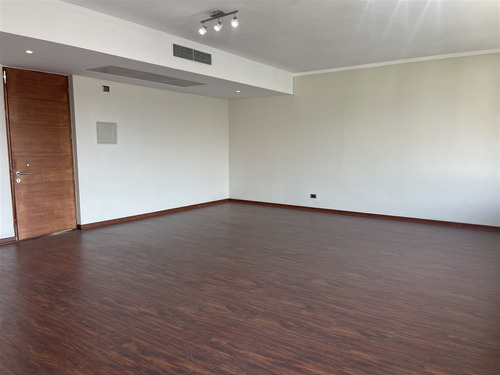Oficina En Arriendo 50m2 Con 1 Estac. La Dehesa Central.