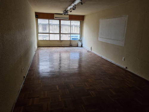 Imagen 3 de 16 de Oficina - Andes Y 18, Oficina Con Vista A Plaza Independencia , 300 M2 !!