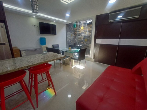Town House En Conjunto Residencial Villa Florencia 2, Tazajal, Naguanagua. Foth- 426 Fg