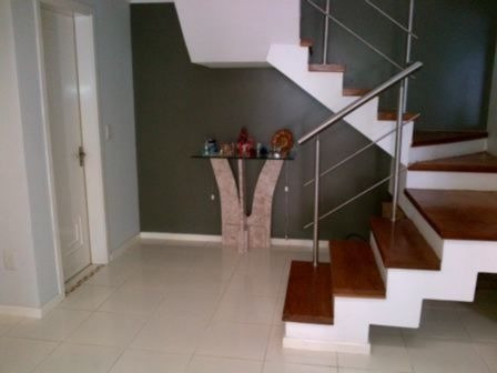 Casa Em Cavalhada Com 3 Dormitórios - Mi11404