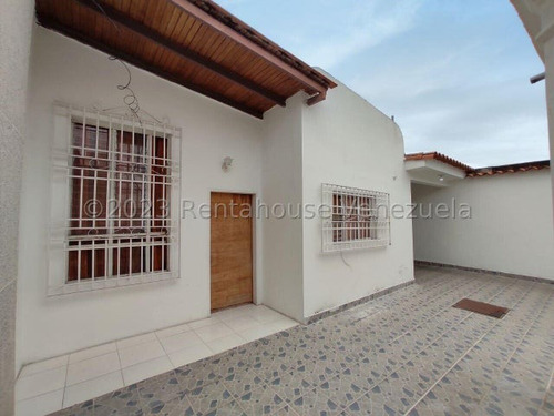 Casa En Venta Maracay Urb. Los Astros Av. Aragua (pozo Y Vigilancia) 24-930 Ap.